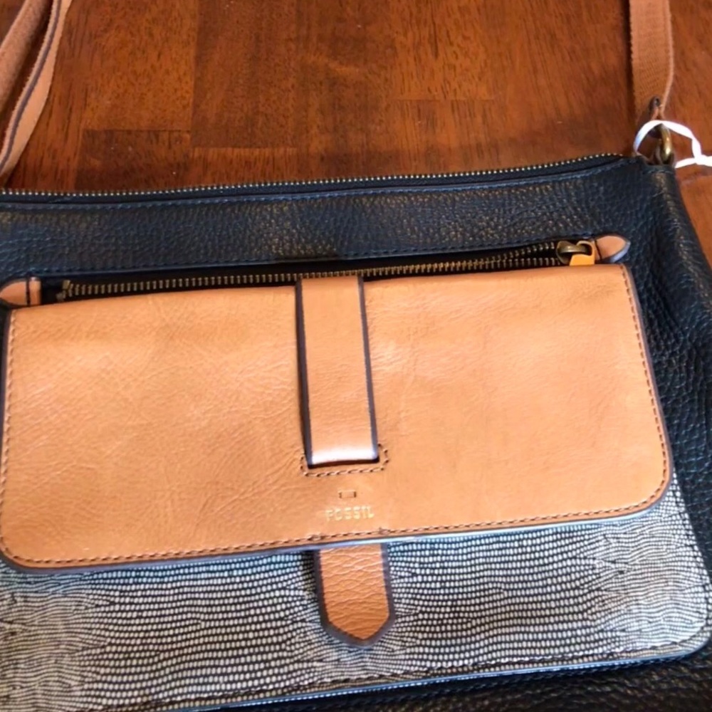 Fossil Kinley Ladies Small Leather Crossbody